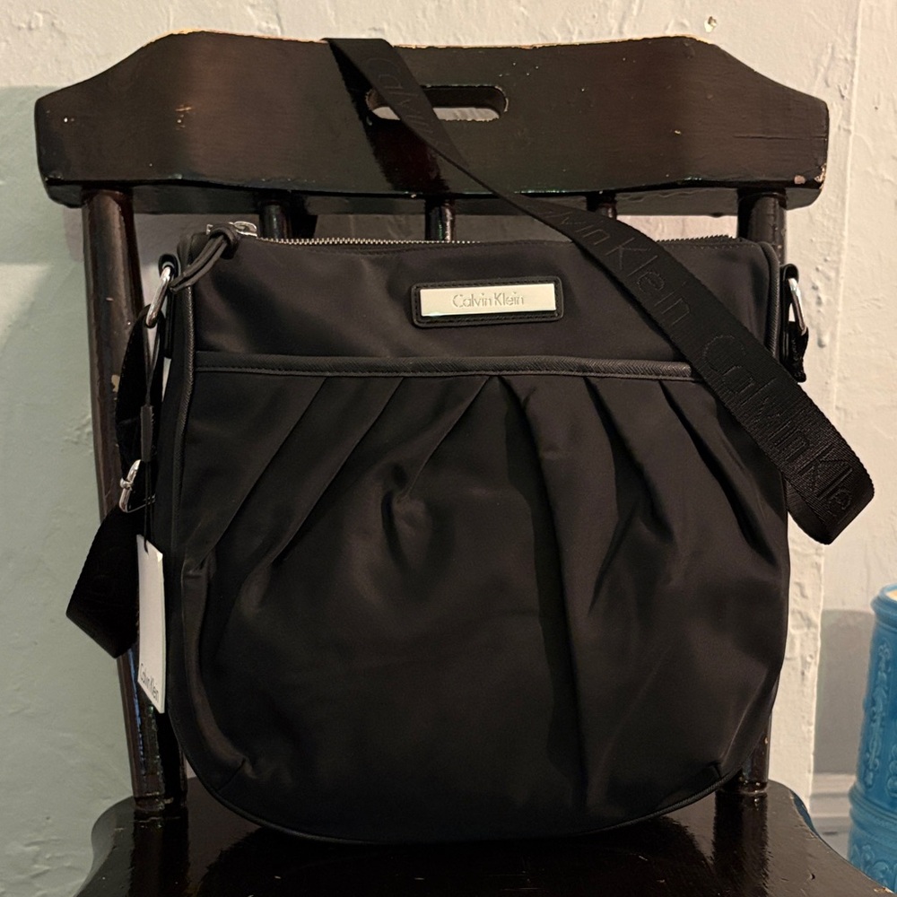 NWT CALVIN KLEIN CROSS BODY BAG